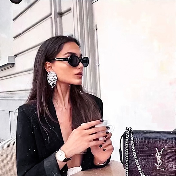 ⚜️[𝟯/$𝟯𝟴]⚜️NEW Large Floral Rhinestone Statement Earrings - Picture 4 of 8